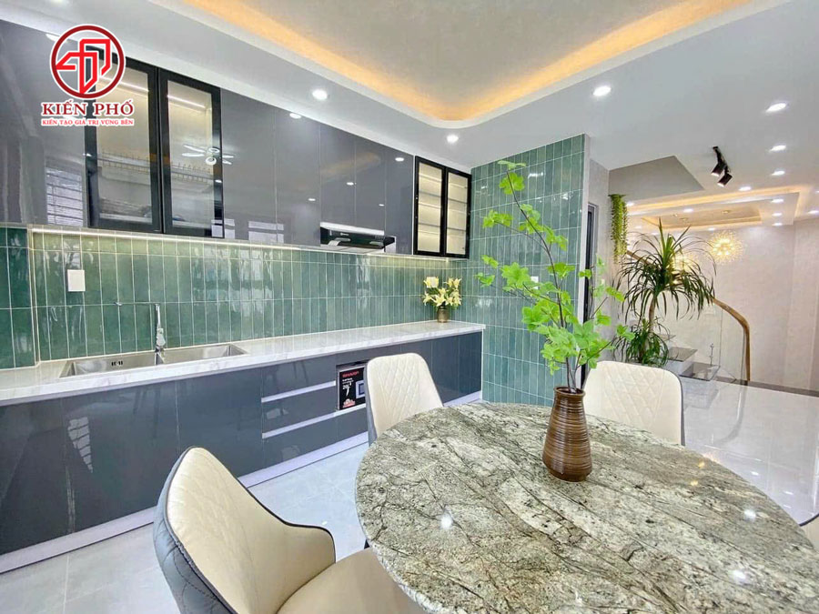 Bàn giao nhà 1 trệt 4 lầu sân thượng cho gia đình anh Tiến ở Quận Tân Bình
