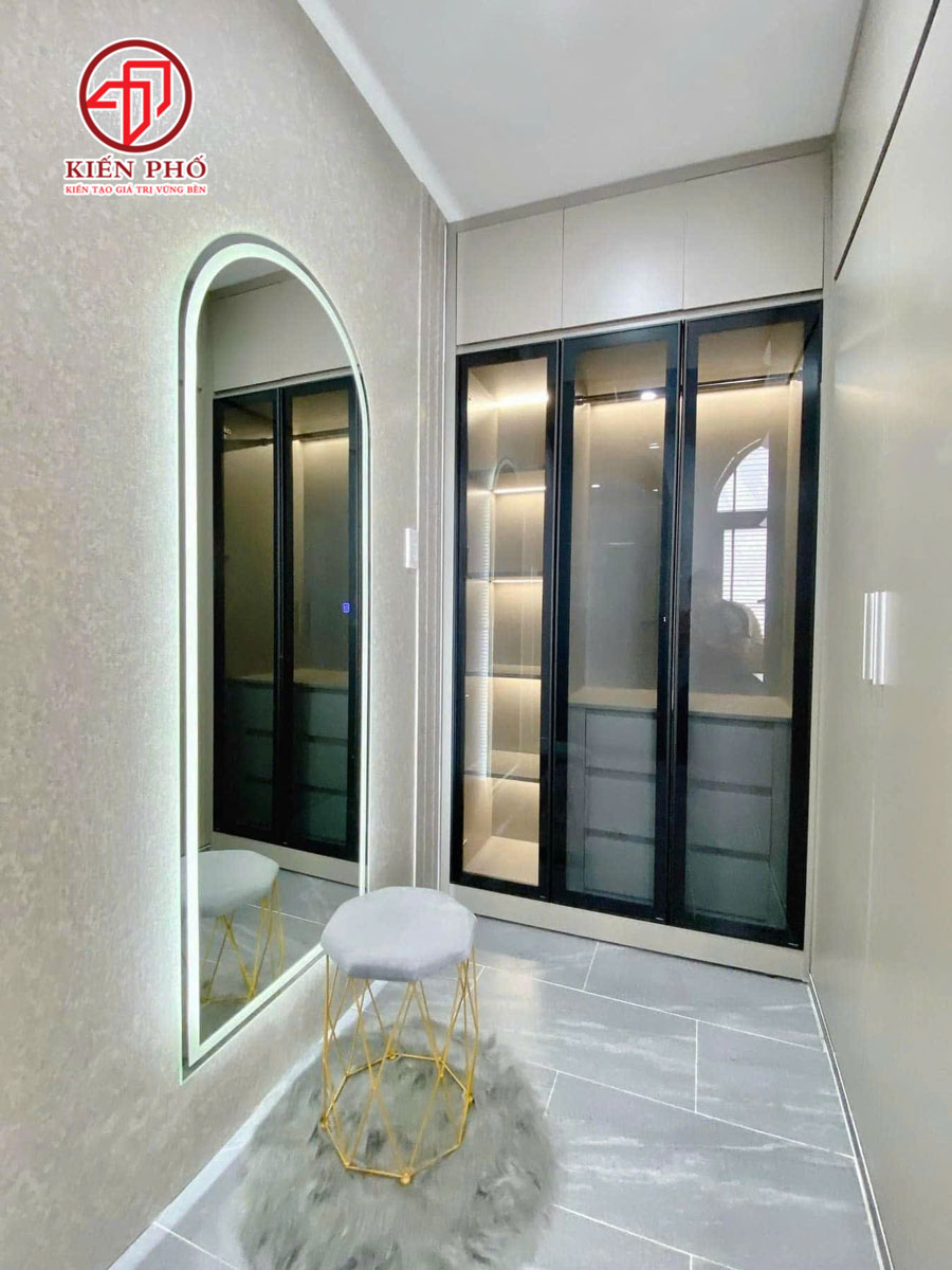 Bàn giao nhà 1 trệt 4 lầu sân thượng cho gia đình anh Tiến ở Quận Tân Bình