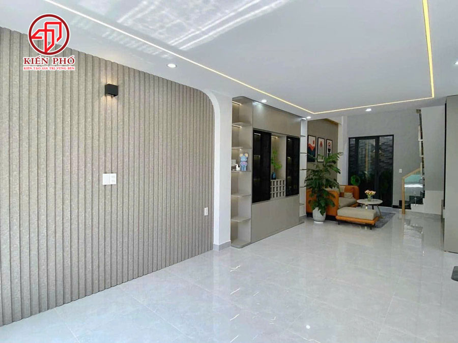 Bàn giao nhà 1 trệt 4 lầu sân thượng cho gia đình anh Tiến ở Quận Tân Bình