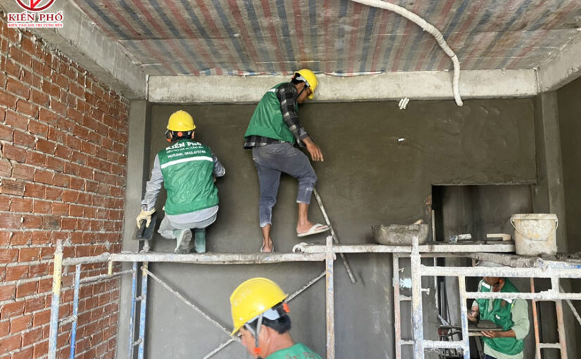 So sánh giữa xây nhà trọn gói và tự xây nhà tại TP.HCM