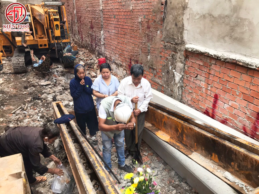 Khởi công xây dựng nhà phố 4 tầng nhà chị Trinh Quận 3